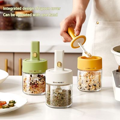 Sturdy 250ml Kitchen Empty Spice Jars Glass Seasoning Bottle With Spoon